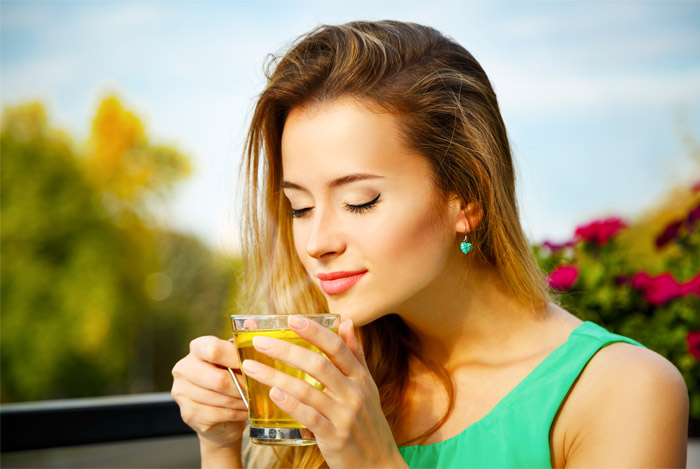 11 Amazing Benefits of Green Tea: The Healthiest Drink in the World