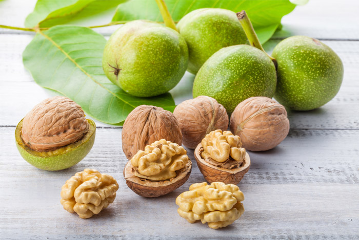 8 Reasons to Eat More Walnuts