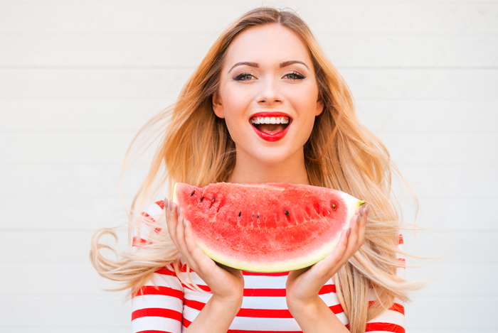 How to Improve Your Beauty Naturally Through Your Diet: Foods to Eat and Foods to Avoid
